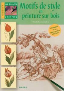 Motifs de style en peinture sur bois